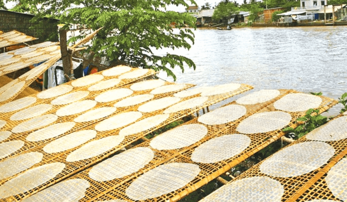 Bánh tráng phơi sương – đặc sản “ăn chơi” nổi tiếng của Tây Ninh 2