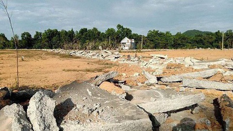 Mạo danh để bán đất