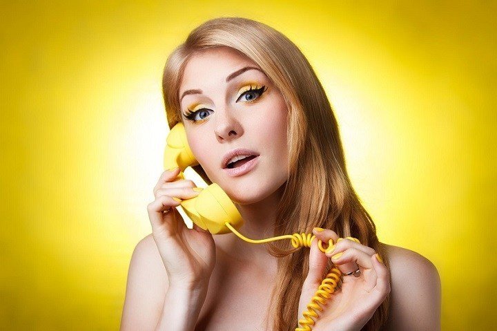 Tỏ ra là người biết lắng nghe và thấu hiểu
