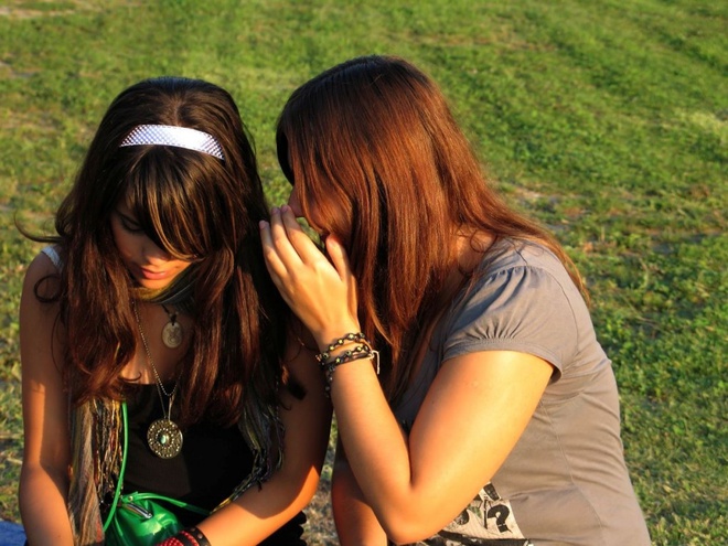 Kể cho bạn bè nghe cảm xúc hiện tại của mình là như thế nào