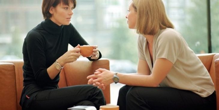 Kỹ năng lắng nghe là gì? Cách cải thiện kỹ năng nghe hiệu quả