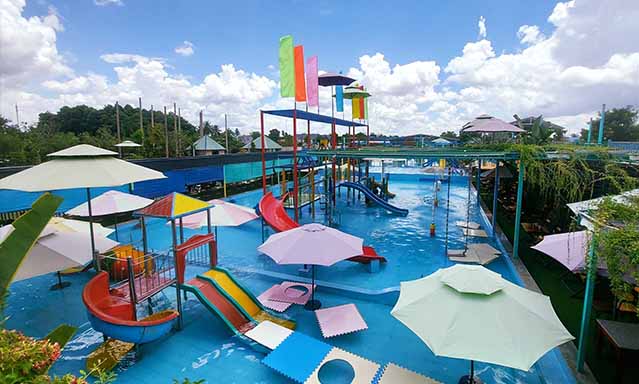 Hồ bơi hiện đại với nhiều trò chơi hấp dẫn